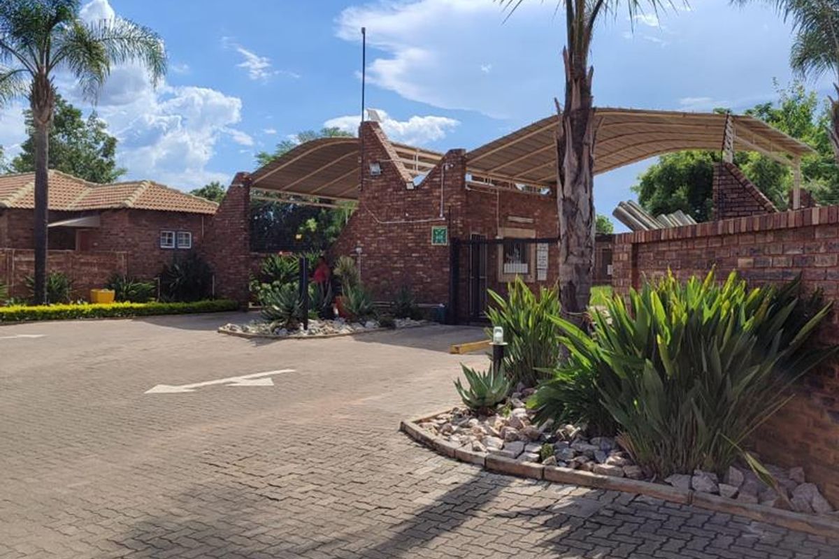 Modern 2-Bedroom Simplex for Sale in Andeon, Pretoria West – R850,000 - Photo 4