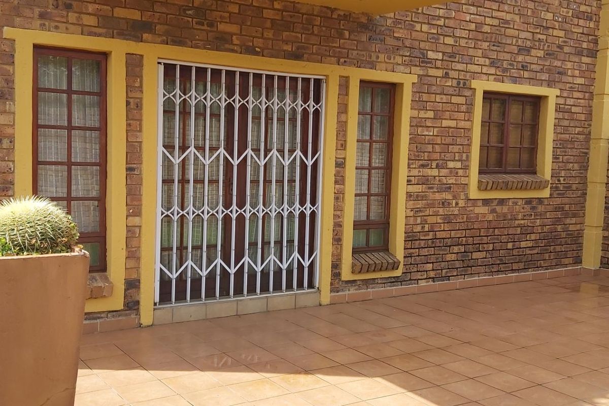 Duplex Townhouse For Sale - Photo 3