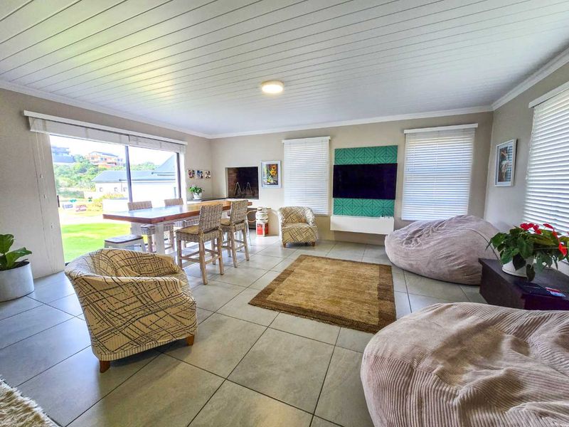 Charming family home for sale in Stilbaai-Wes. - Photo 3