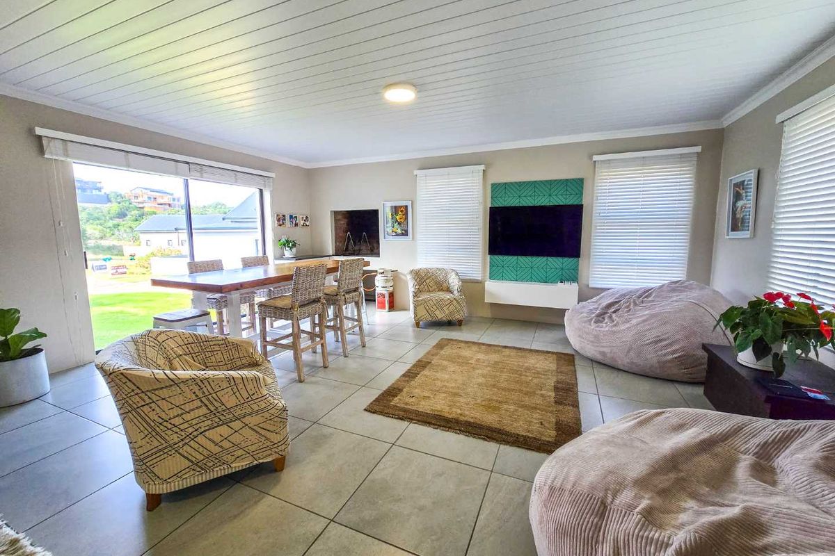 Charming family home for sale in Stilbaai-Wes. - Photo 3