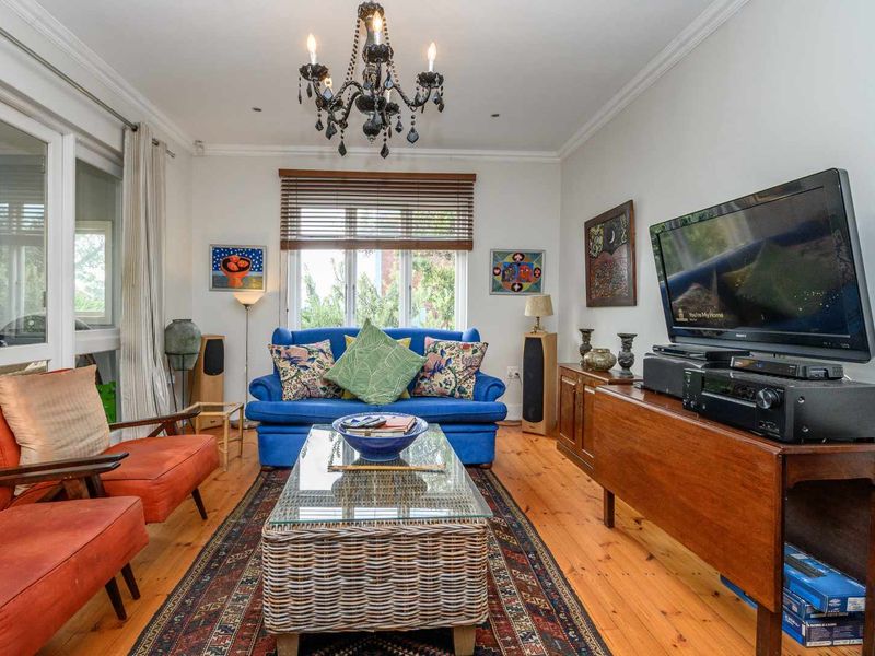 Elegant Heritage Home with Income-Generating Potential in Richmond Hill - Photo 9