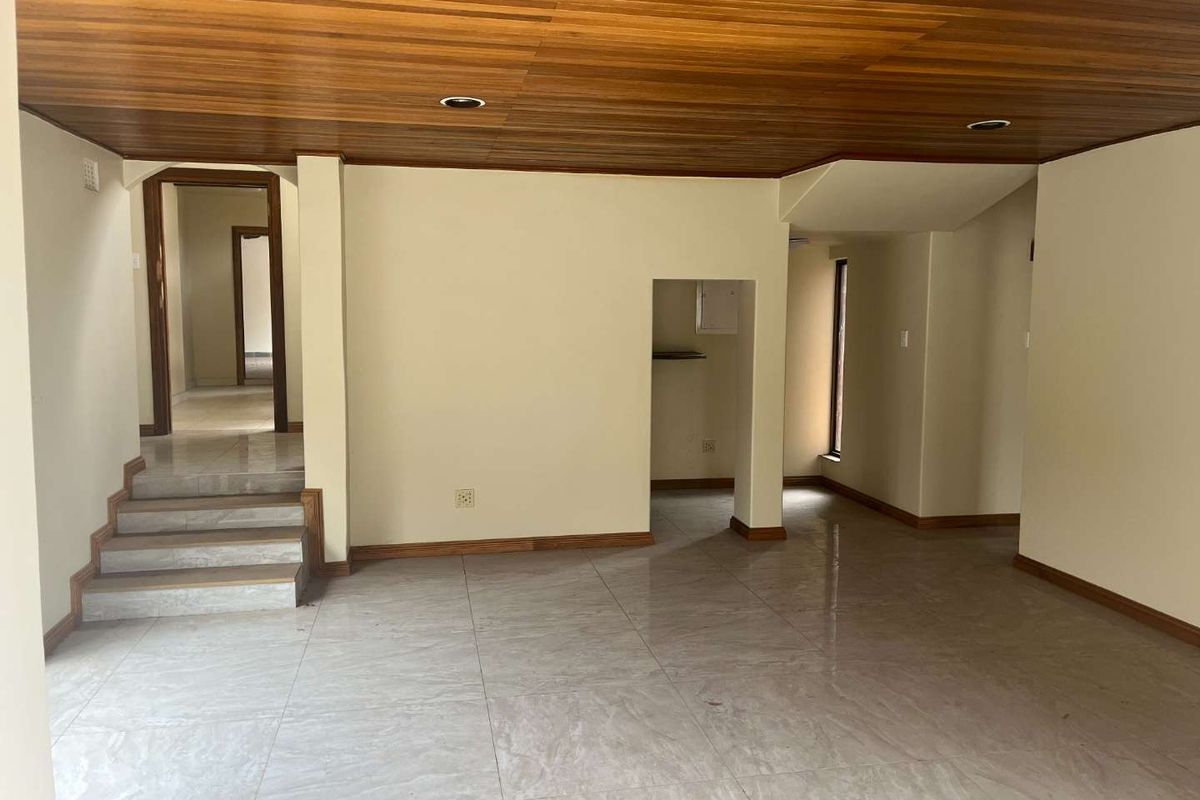 Elegant 5 Bedroom Family Home for Sale | Double Storey with Pool, Garden & Staff Quarters - Photo 5