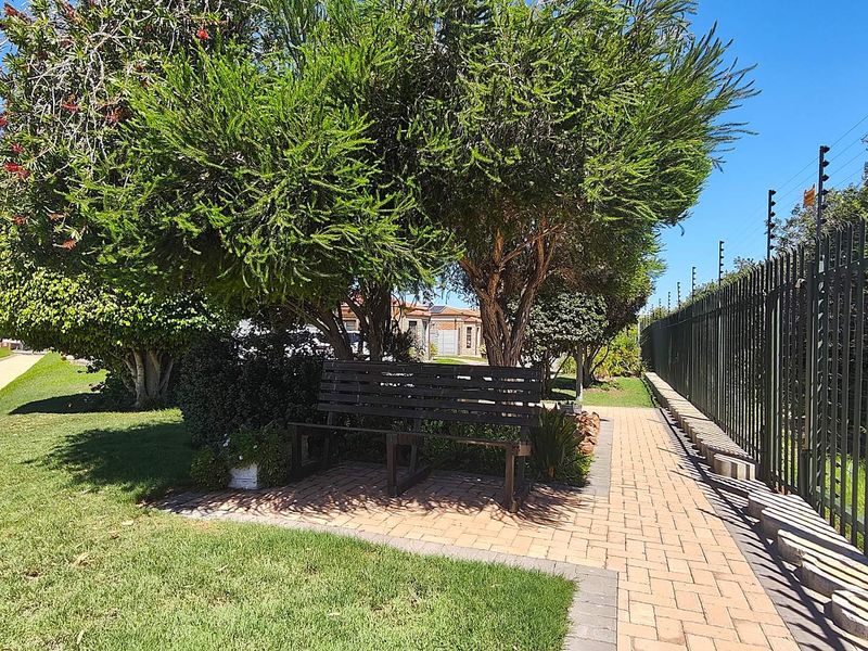 Quaint Town House in Hartenzicht Security Complex - Photo 2