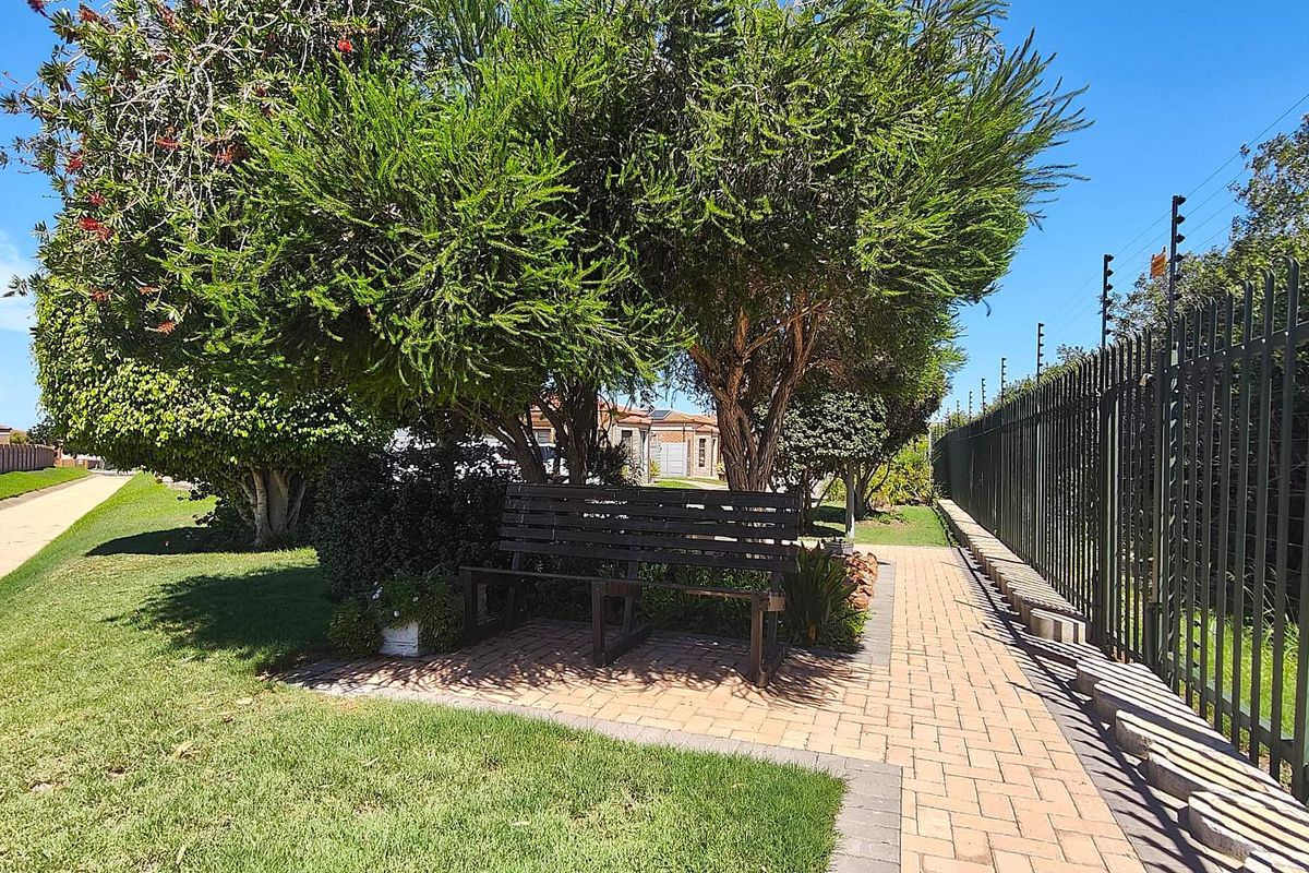 Quaint Town House in Hartenzicht Security Complex - Photo 2