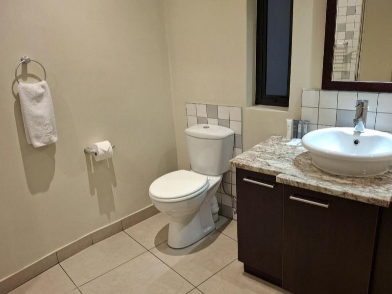 A BEAUTIFULLY FURNISHED TWO BEDROOM APARTMENT - Photo 10