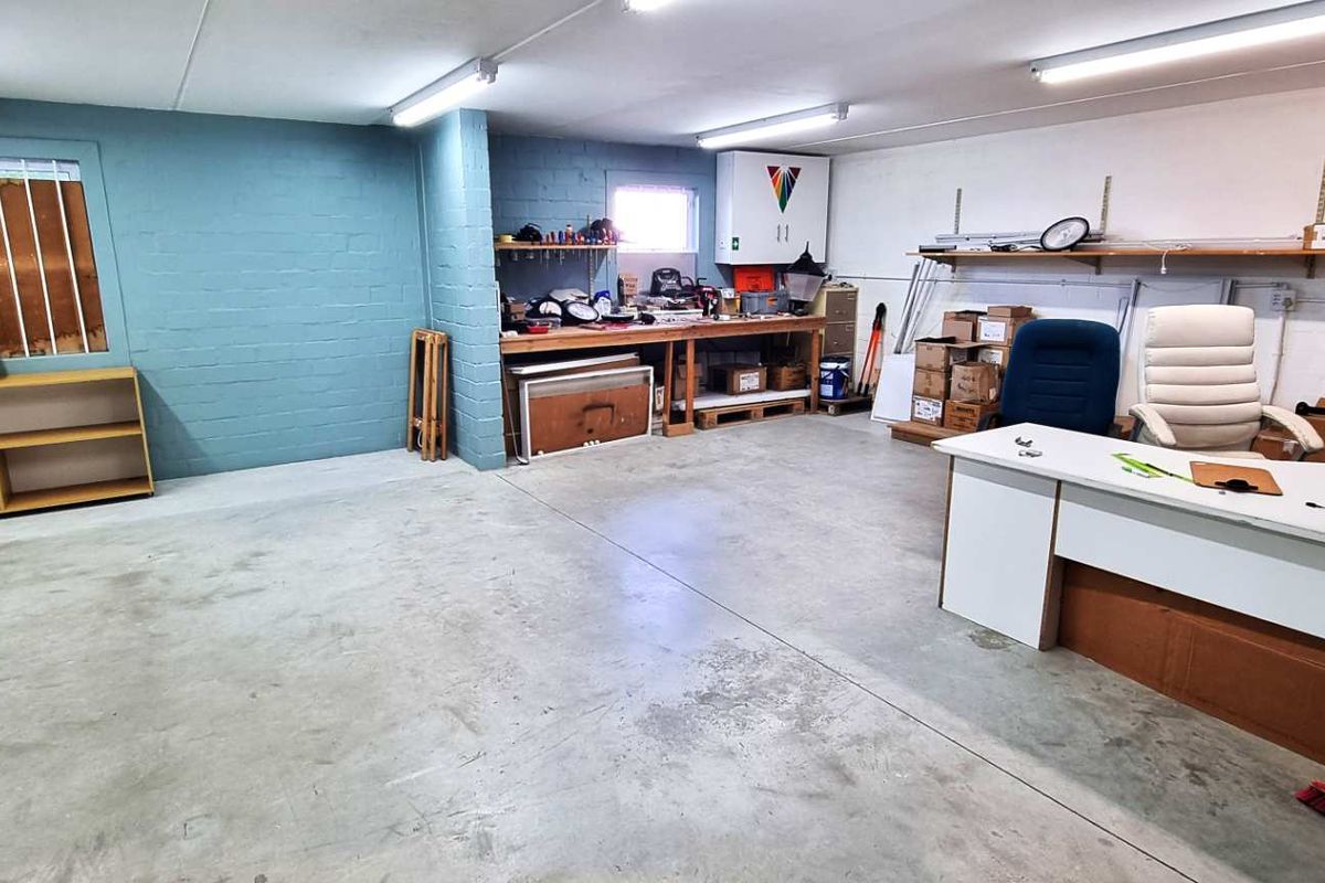 Double Volume Warehouse in Secure Complex - Photo 4