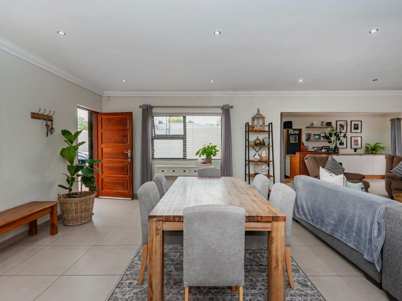 MODERN, PRIVATE, SECURE AND LOW MAINTENANCE DELIGHT - Photo 5