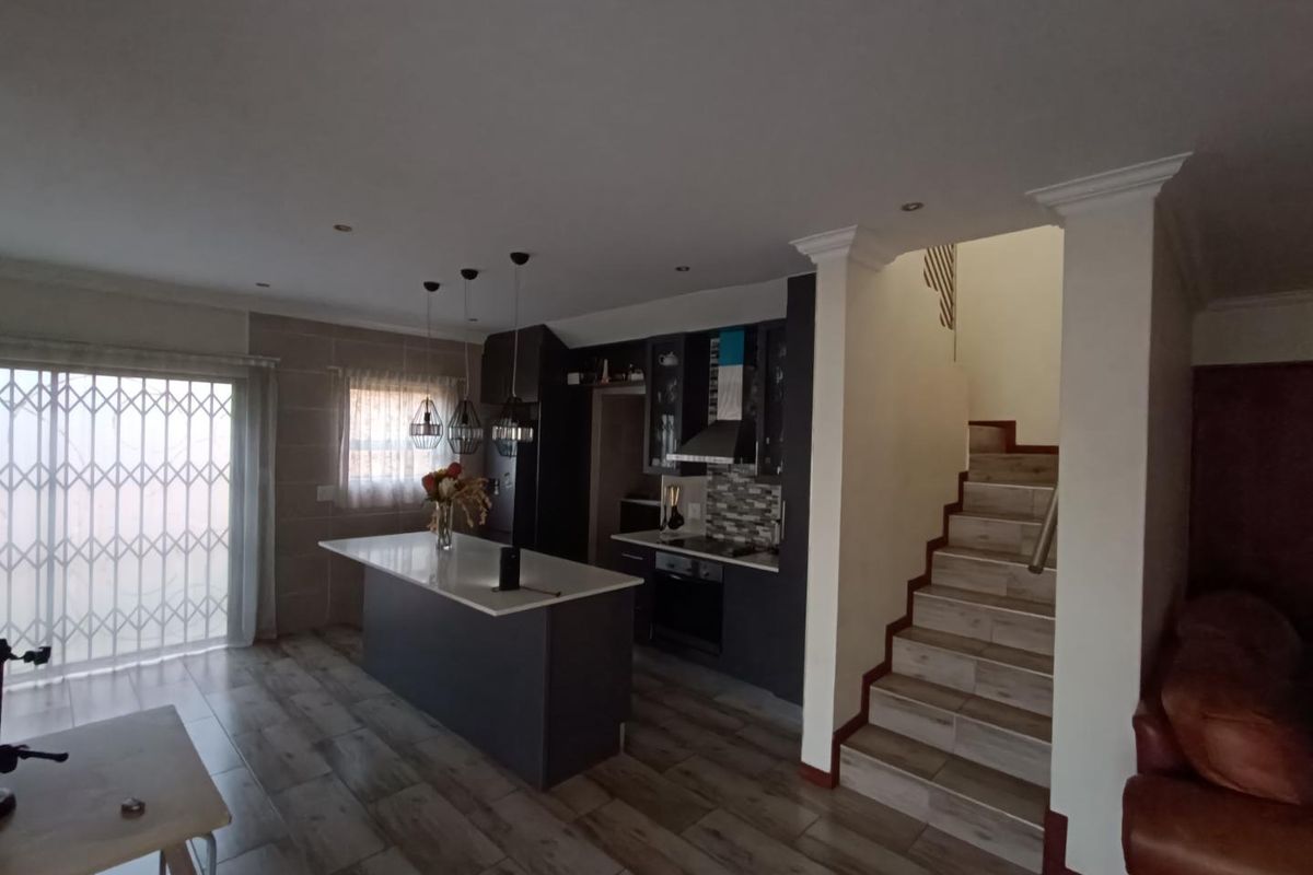 Well maintained house - Photo 4