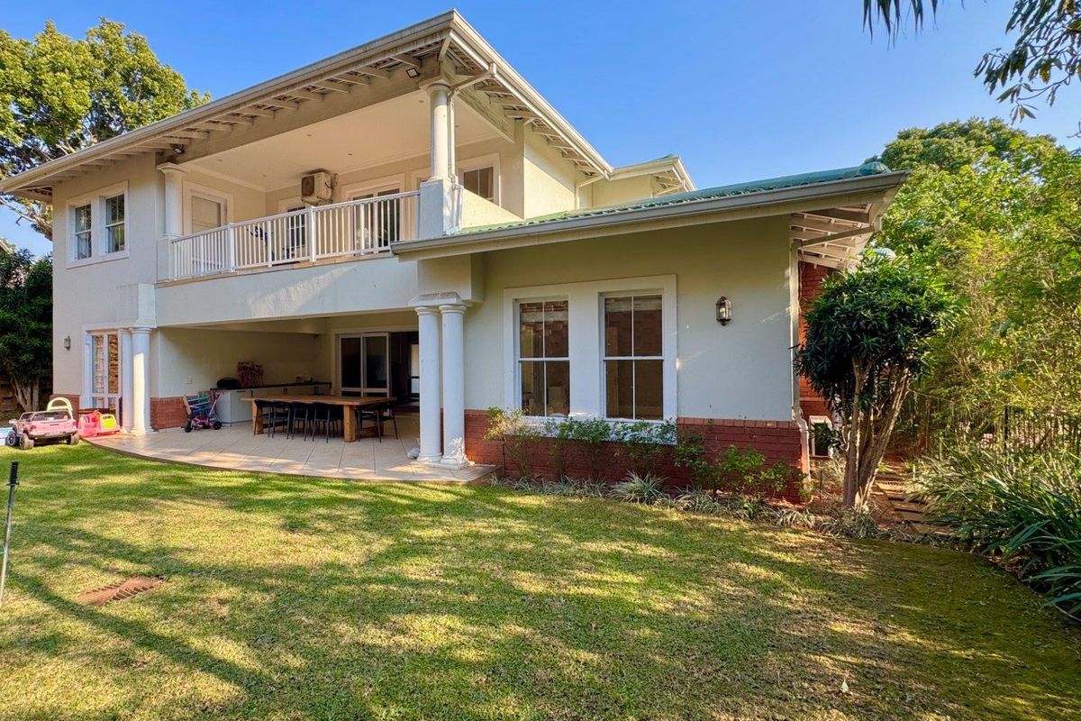 Spacious Family Home in Secure Mount Edgecombe Estate - Photo 2