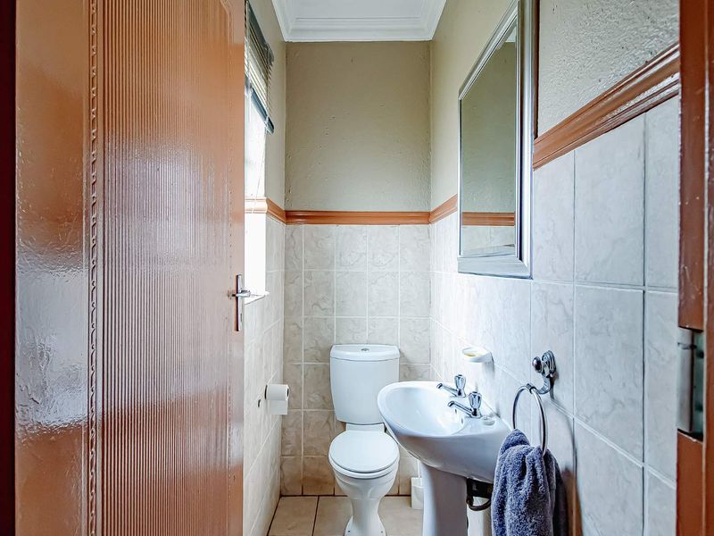 Spacious 3 Bedroom Home in a Secure, Well-Maintained Complex - Photo 9