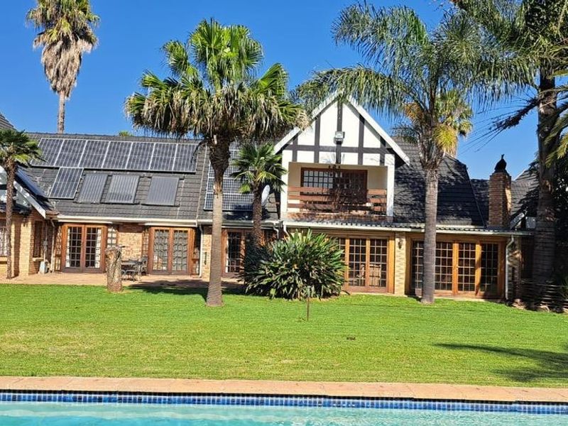 Stunning Tudor-Style Family Home for Sale in Norton Home Estates - Photo 3