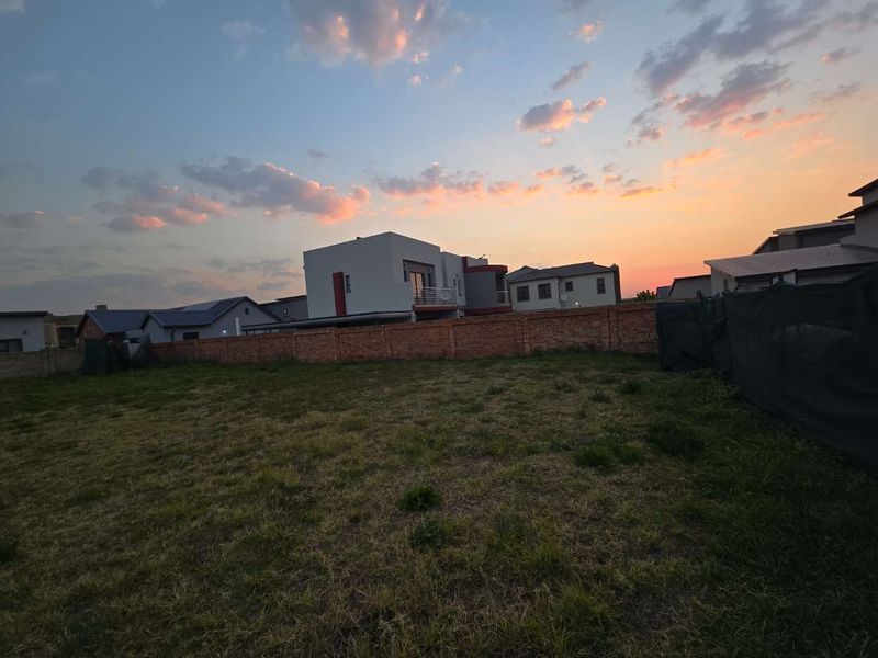 Build Your Dream Home in Prestigious Zambezi Manor Lifestyle Estate. - Photo 5