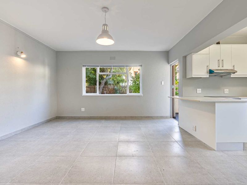 Exceptional Position Close to Sea Point’s Lively Cosmopolitan Scene - Photo 6