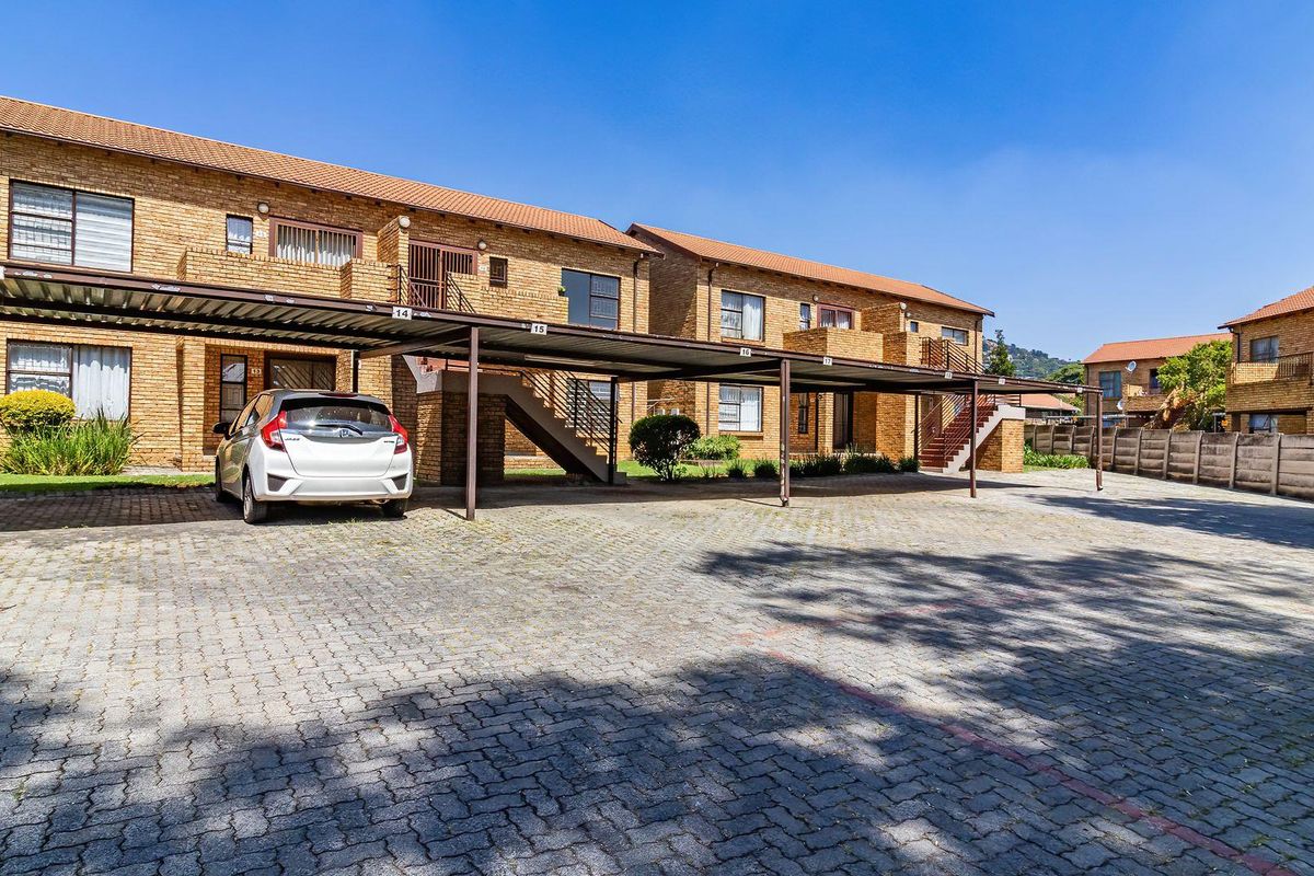 2 Bedroom Townhouse to Rent in Blackheath - Photo 2