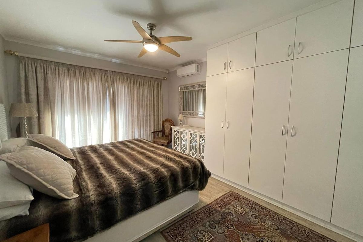 ONE LEVEL TOWNHOUSE FOR SALE - Photo 2