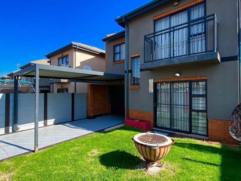 A Modern 3 Bedroom Double-Storey Family Home in Leopard’s Rest - Photo 2
