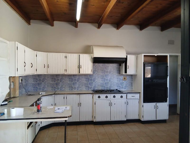 Family Home with Cottage for sale - Photo 3