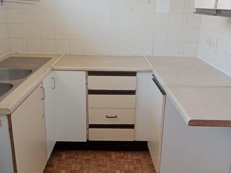 A BACHELOR FLAT TO RENT IN SUNNYSIDE - Photo 7