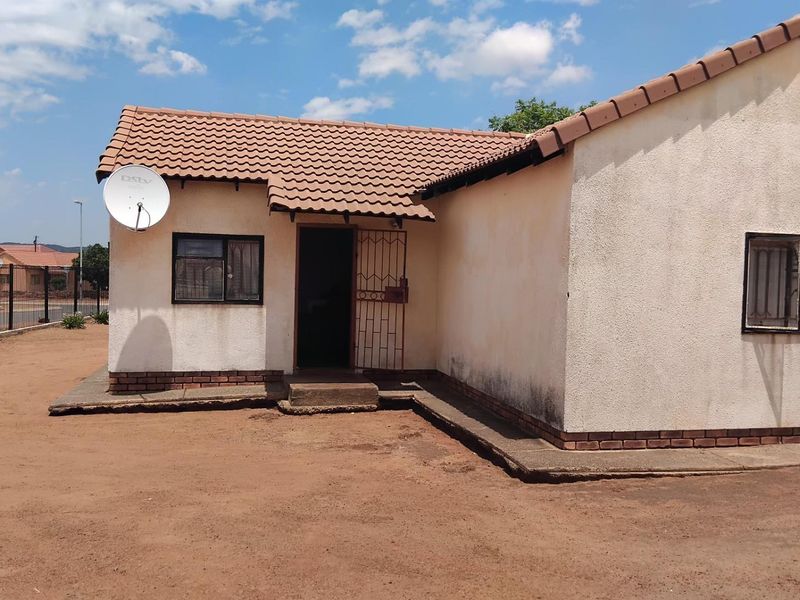 2 Bedroom House For Sale in Mabopane Unit x - Photo 2