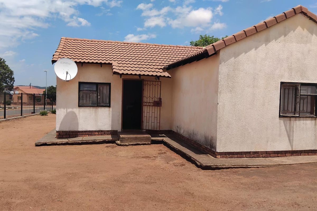 2 Bedroom House For Sale in Mabopane Unit x - Photo 2