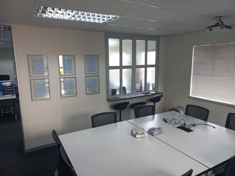 Corporate Business Park Office Space Available from 1 October! - Photo 6