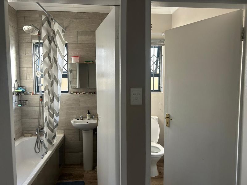 Clayville Ext 76-R950 000 Family Home - Photo 6