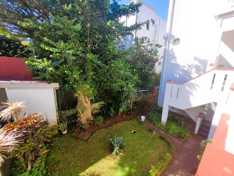 Spacious 2 Bedroom apartment close to schools and shops - Photo 3