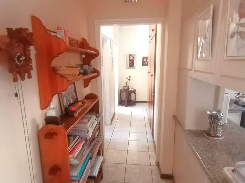 Sunny Port Edward Townhouse - Photo 9