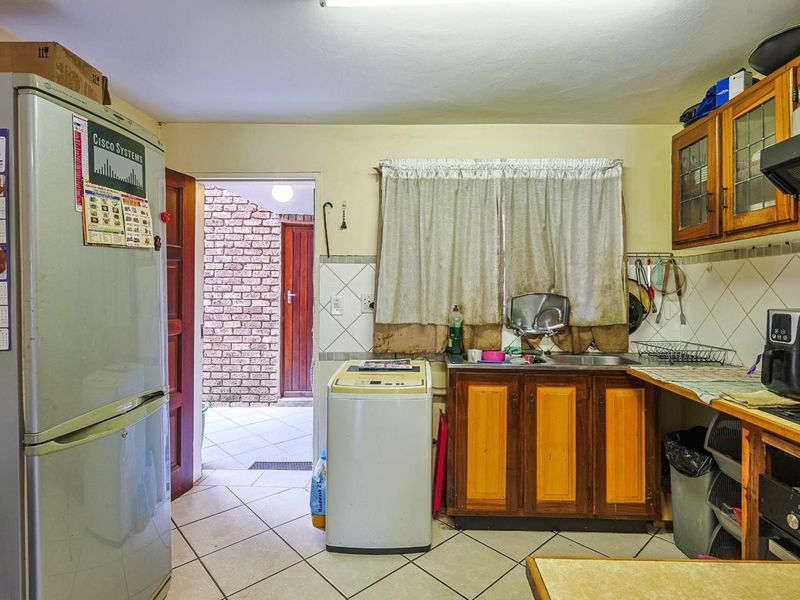 Exclusive Mandate – 2 Bedroom Townhouse with Single Garage - Photo 7