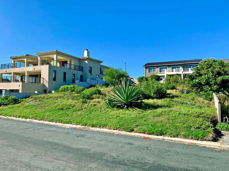 Show-stopping Stand with Ocean view - Photo 5