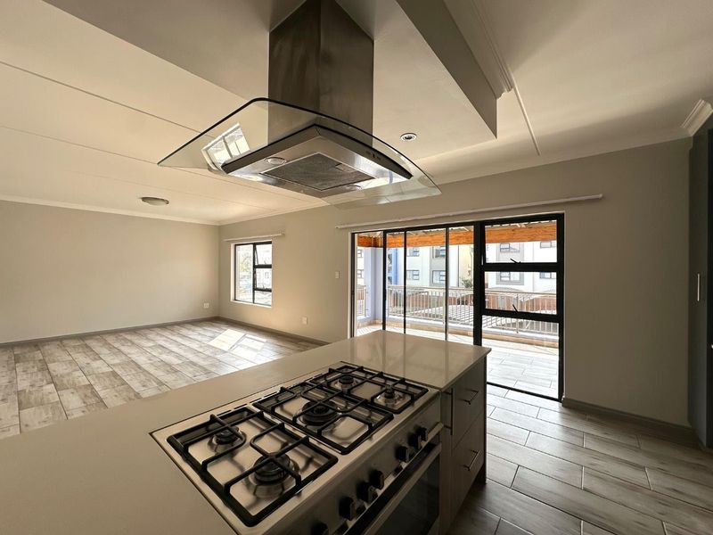 Modern 2 Bedroom 2 bath Apartment To Rent in Umthunzi Valley - Photo 3