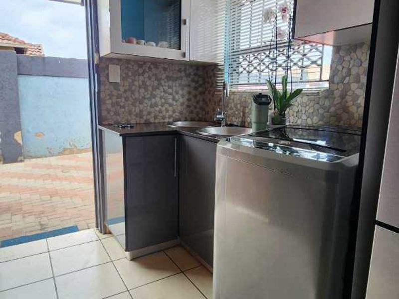 3 Bedroom House For Sale in The Orchardss - Photo 4