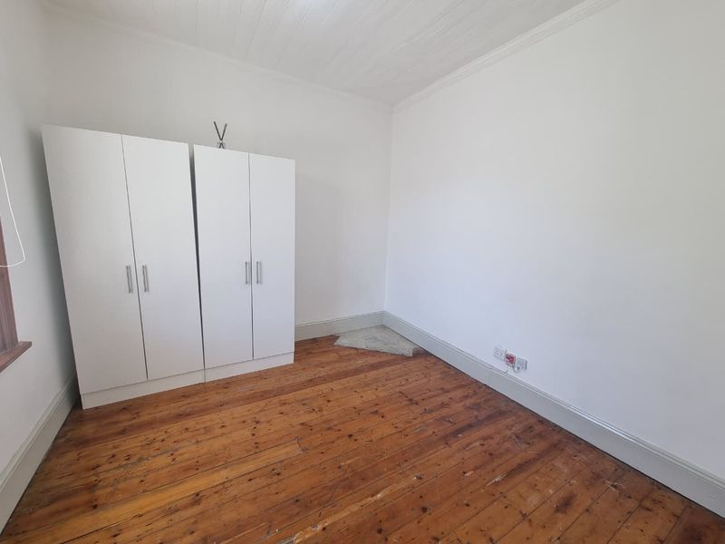 Unfurnished Loft 3-Bedroom House To Rent in Woodstock - Photo 4