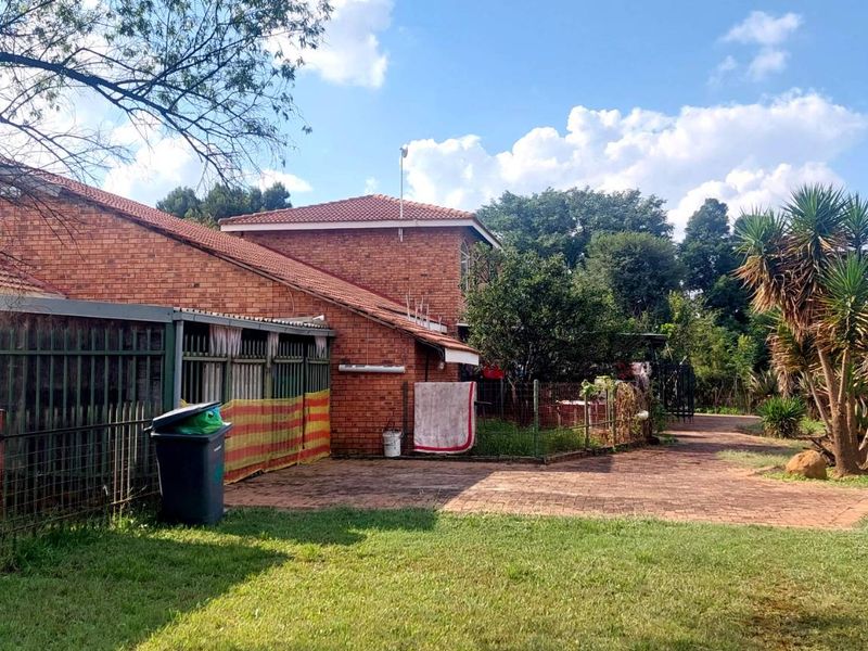 Mooiplaats Small holding size 5.2491 ha with 9 units forrent - Photo 4