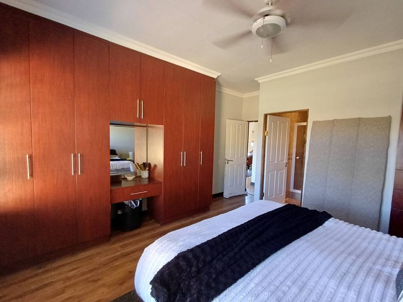 Modern, move in ready 3 Bedroom Townhouse situated in Pearl Ridge - Photo 3