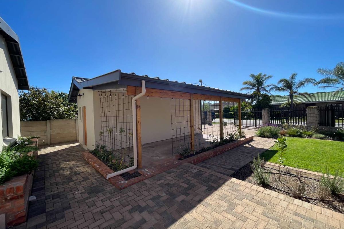 Newly Renovated 3 Bedroom Luxury Home For Sale in Hartenbos Central - Photo 5