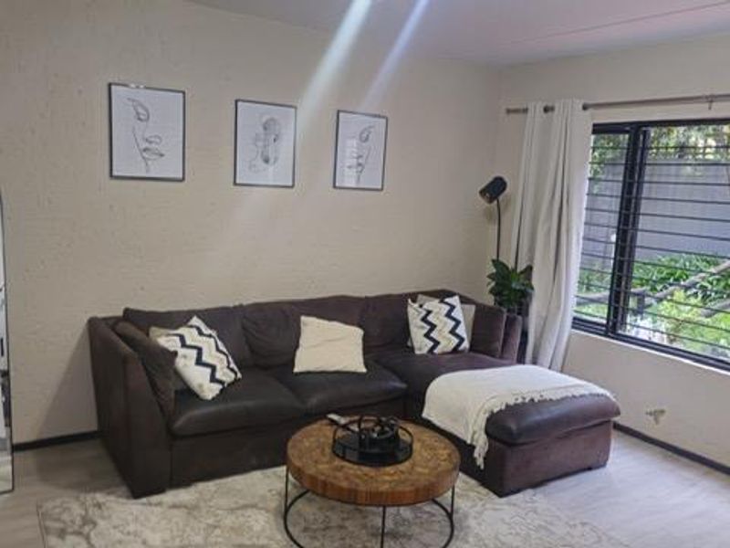 STYLISH ONE BED APARTMENT IN THE HEART OF MORNINGSIDE - Photo 6