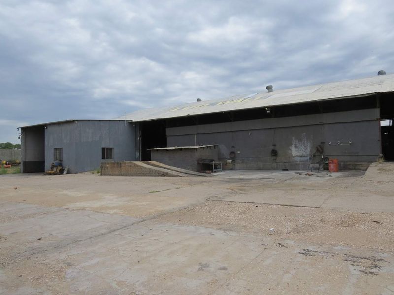 Industrial Property  & Warehouse - Photo 8