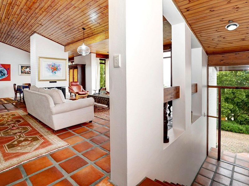 Surround yourself with character and style! - Photo 8