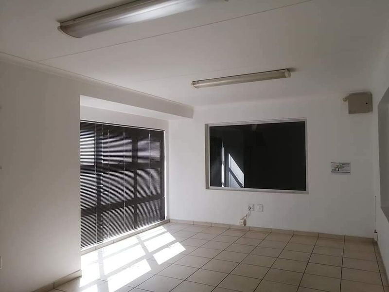 Warehouse For Sale in Northern Industrial Area - Photo 2