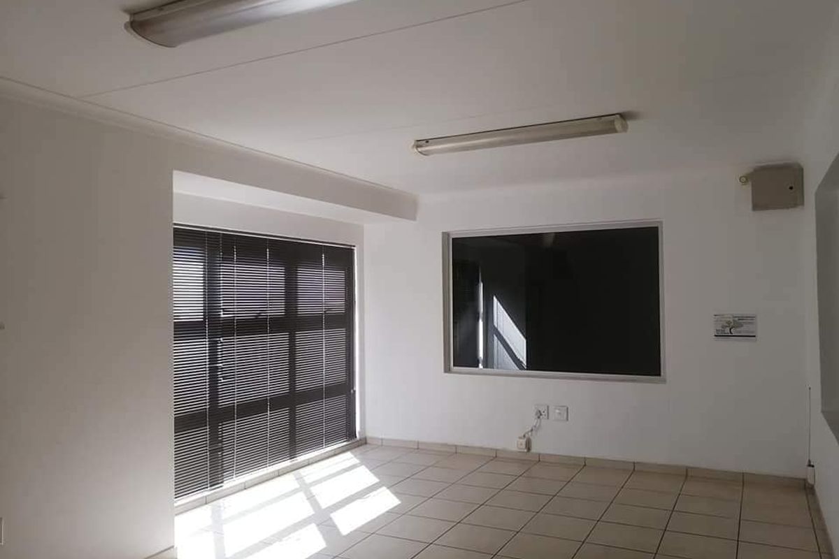 Warehouse For Sale in Northern Industrial Area - Photo 2