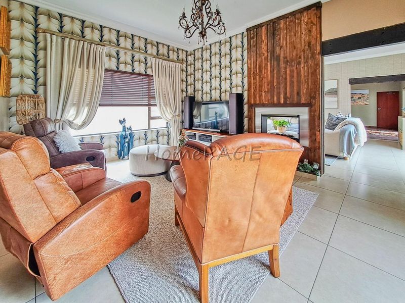 Meersig, Walvis Bay:  Beautiful, luxurious 3 bedroom home for sale - Photo 8