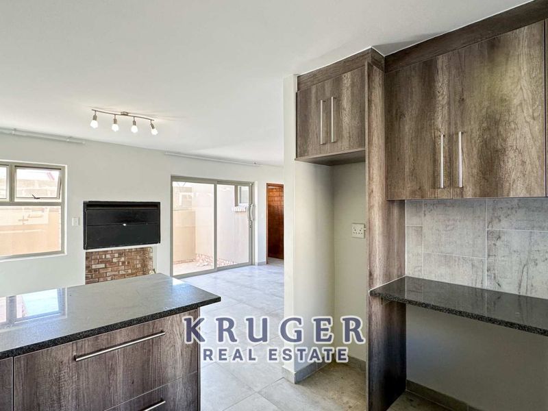 🏡 Modern Double story Townhouse with Rooftop Views in Kramersdorf - Photo 9