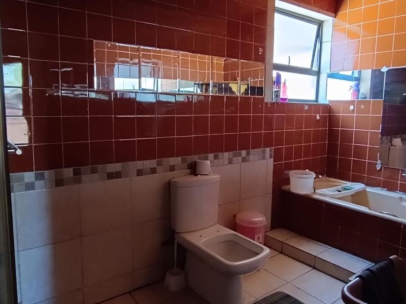 "Kempton Park Living: Your Perfect Family Retreat!" - Photo 9