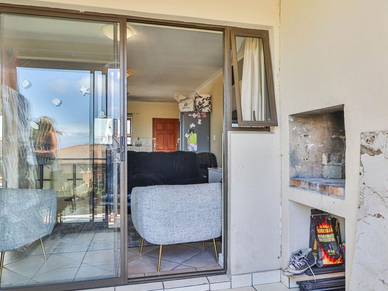 Live & earn: Excellent income property by Hartenbos - Photo 8