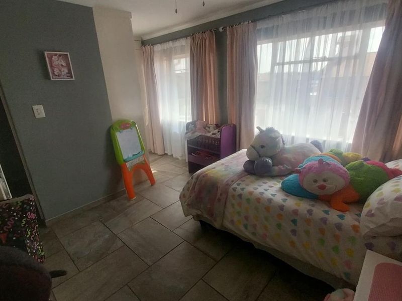 Modern Living Awaits: 2-Bedroom, Balcony, and a Lush Garden! - Photo 10