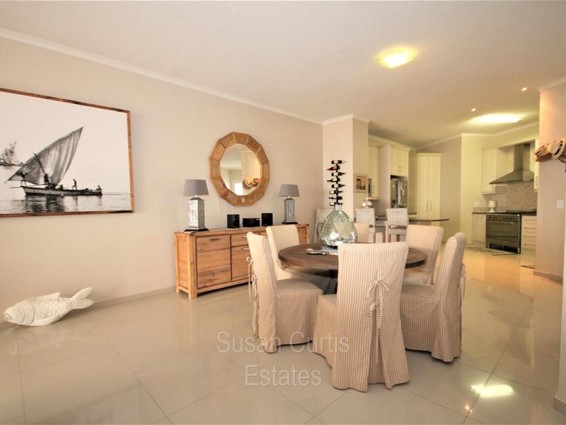 MODERN SEAFRONT TOWNHOUSE - Photo 9