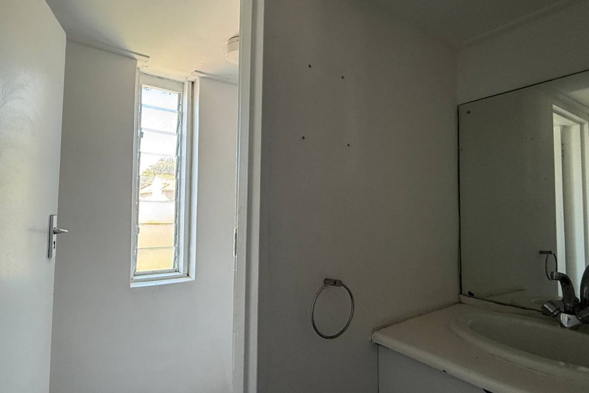 Duplex Style 400m2 office to let in prime location - Photo 5