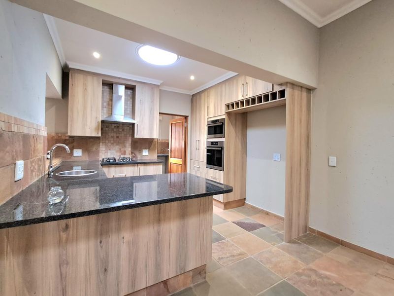 3 Bedroom Cluster for Sale in Brackenhurst - Photo 4