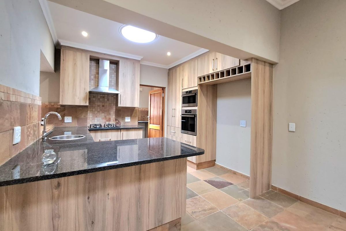 3 Bedroom Cluster for Sale in Brackenhurst - Photo 4